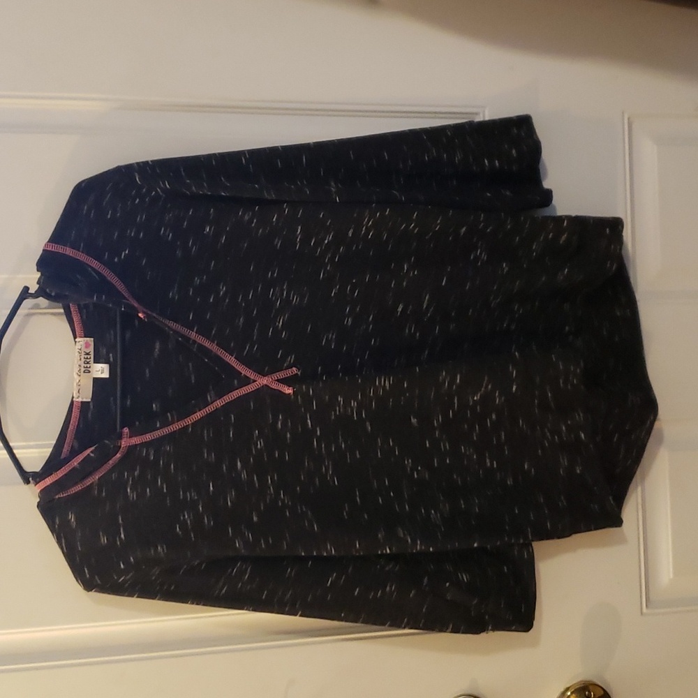 3/$10 Derek Heart Black 3/4 Sleeve Sweater w/Hood. Sz L